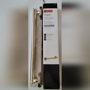 Delta 18" Contemporary Decorative ADA Grab Bar In Champagne Bronze 41818-CZ NIB